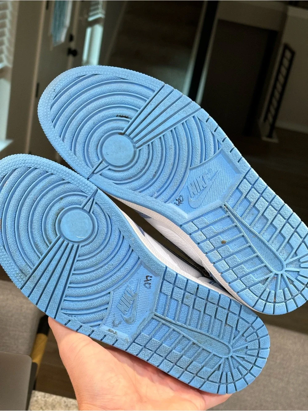 Jordan 1 Retro High OG ‘University Blue’ Men’s Size 8.5 GOOD COND. | 555088-134